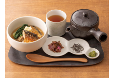 5/30(土)～土日祝日限定メニュー『ほうじ茶香だし茶漬けセット』新発売！
