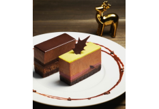 【クリスマス限定！チョコレート専門店がお届けするケーキ2種盛りプレート】