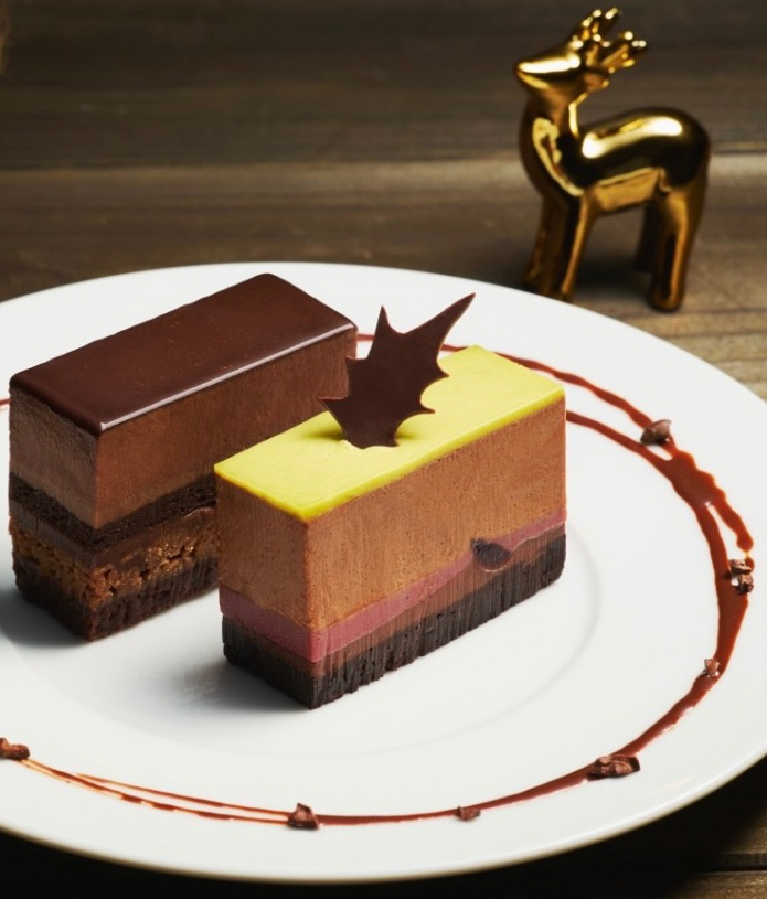 【クリスマス限定！チョコレート専門店がお届けするケーキ2種盛りプレート】
